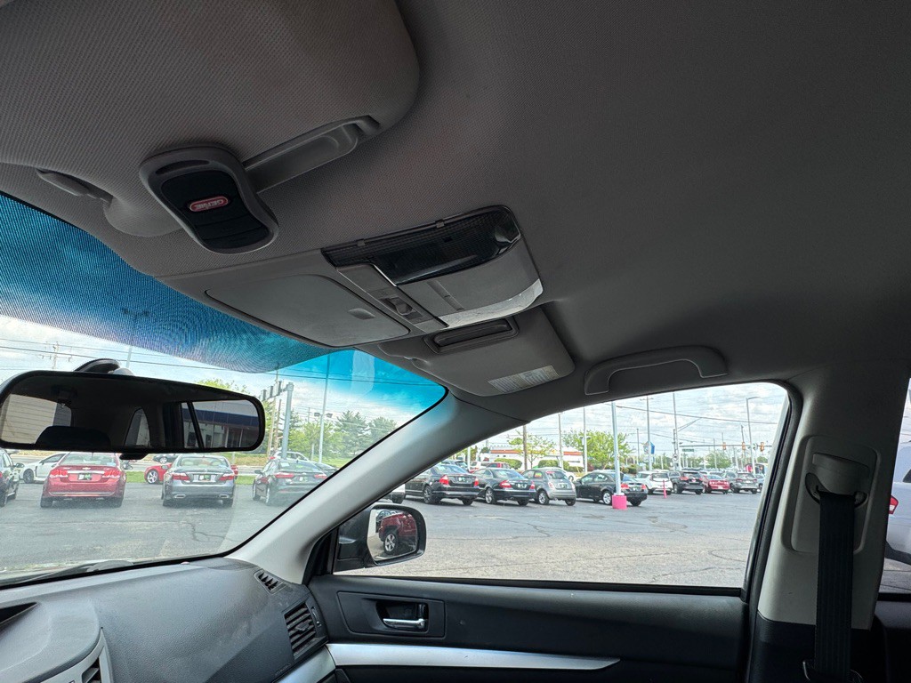 2011 Subaru Outback Image 17