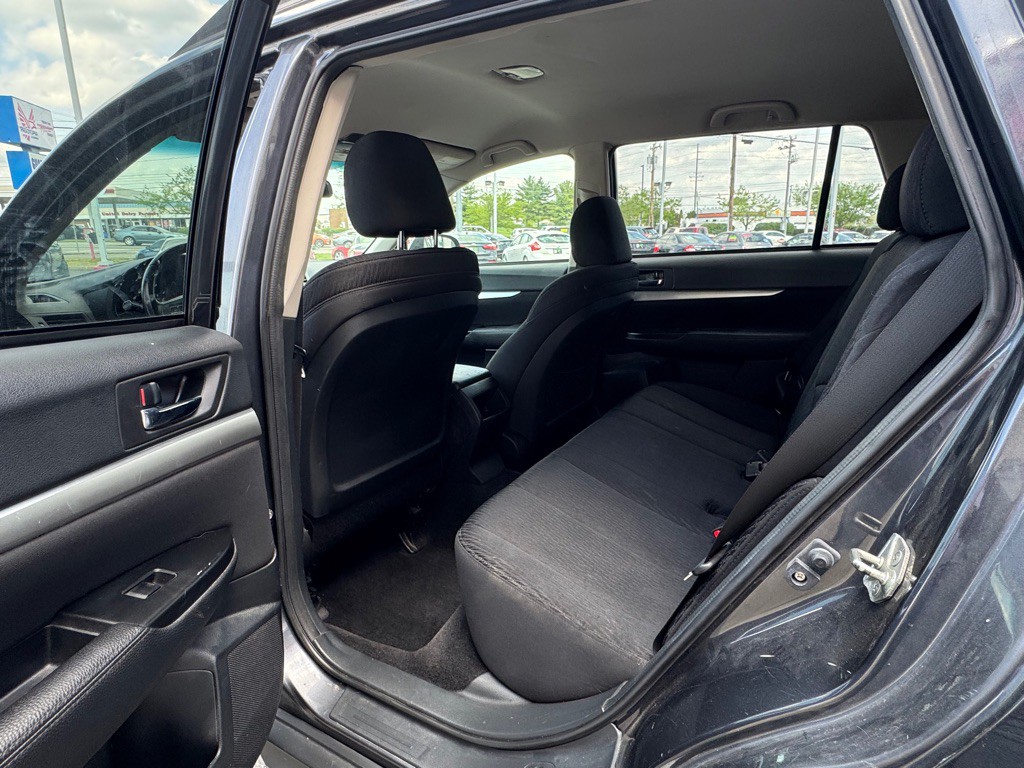 2011 Subaru Outback Image 18