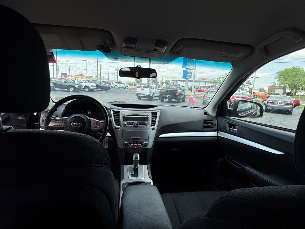 2011 Subaru Outback Image 20