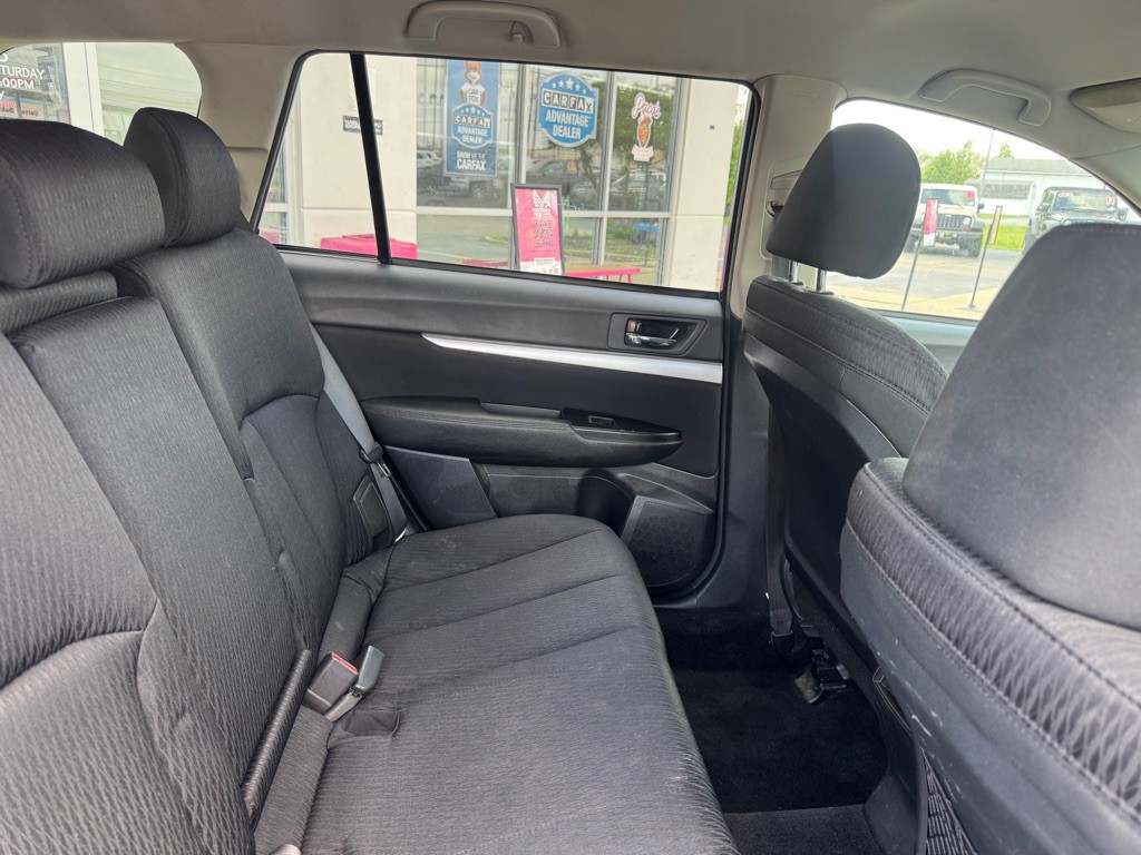 2011 Subaru Outback Image 23