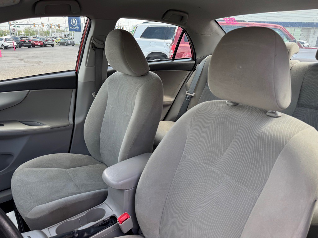 2013 Toyota Corolla Image 7