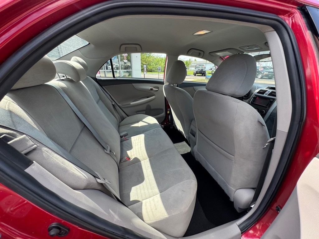 2013 Toyota Corolla Image 15