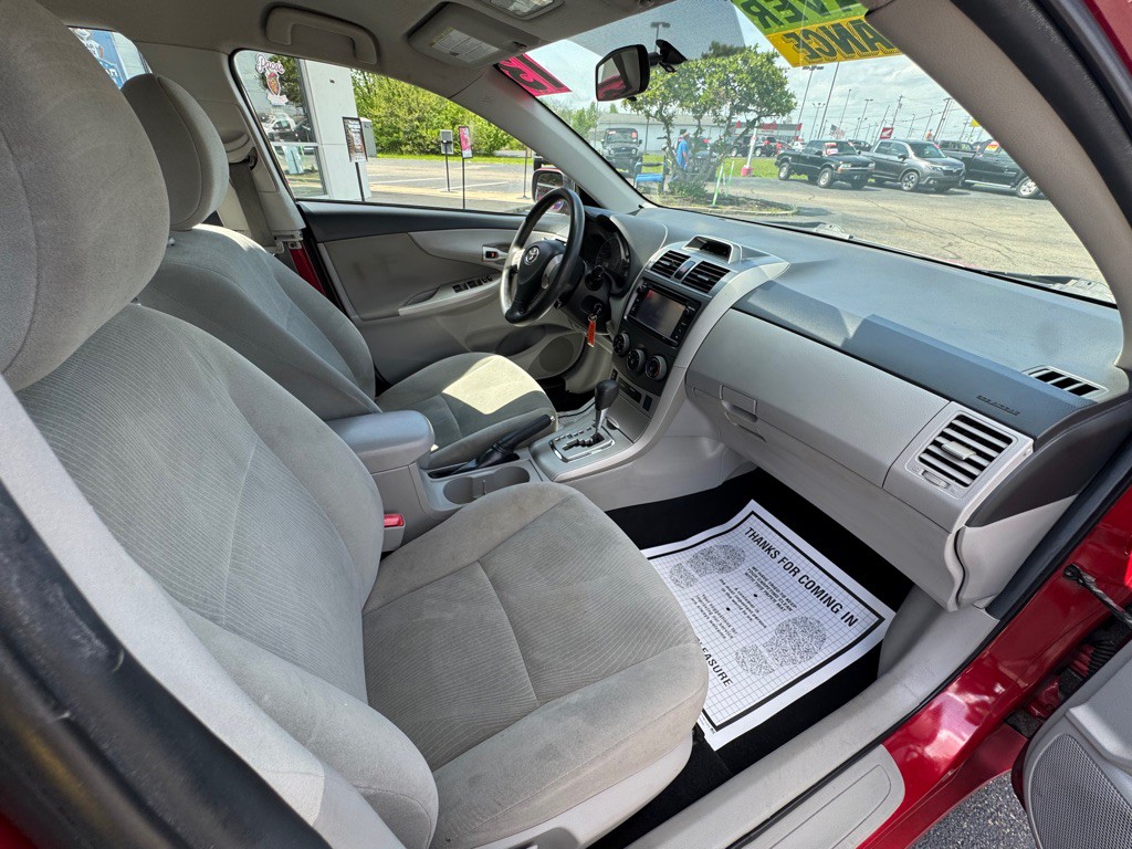 2013 Toyota Corolla Image 18