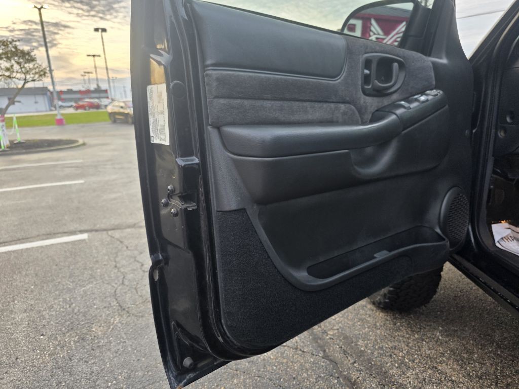 2002 Chevrolet S10 Image 14