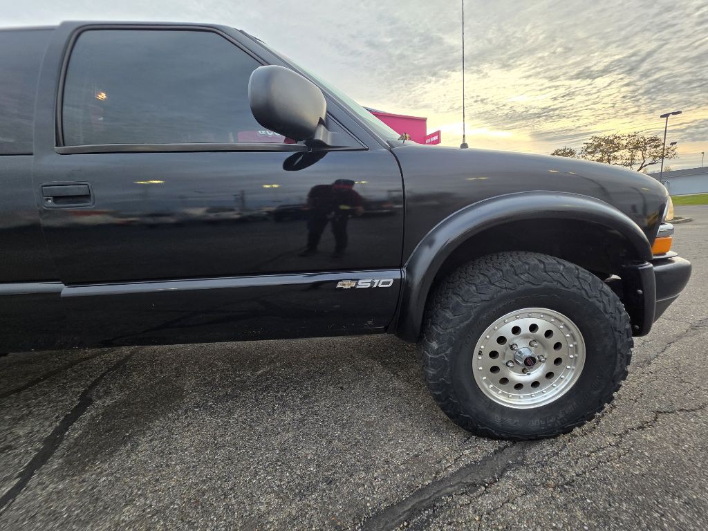 2002 Chevrolet S10 Image 26