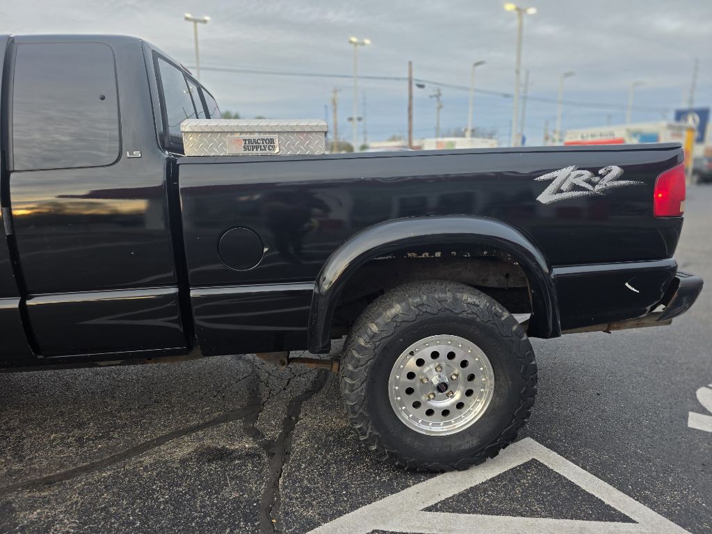 2002 Chevrolet S10 Image 34