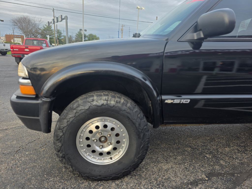 2002 Chevrolet S10 Image 37