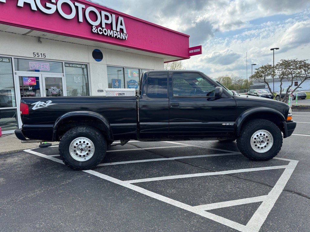 2002 Chevrolet S10 Image 40