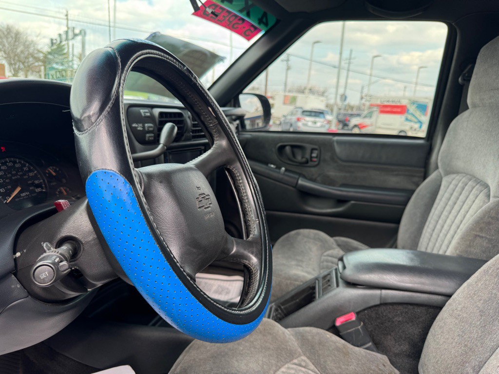 2002 Chevrolet S10 Image 47