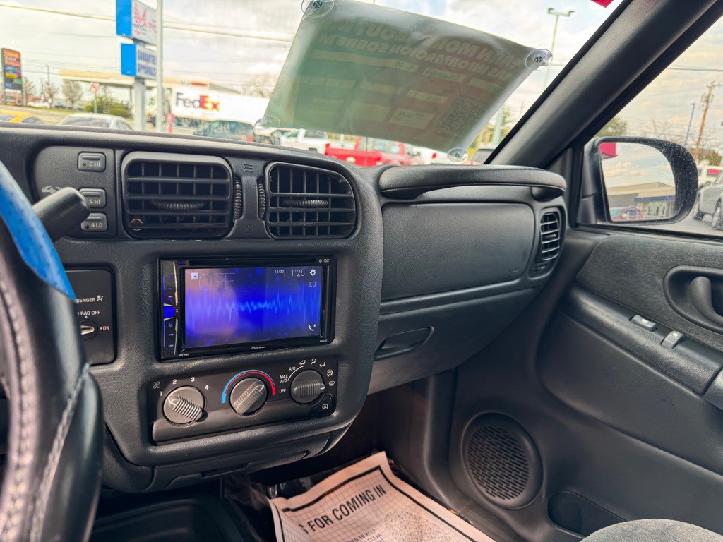 2002 Chevrolet S10 Image 48