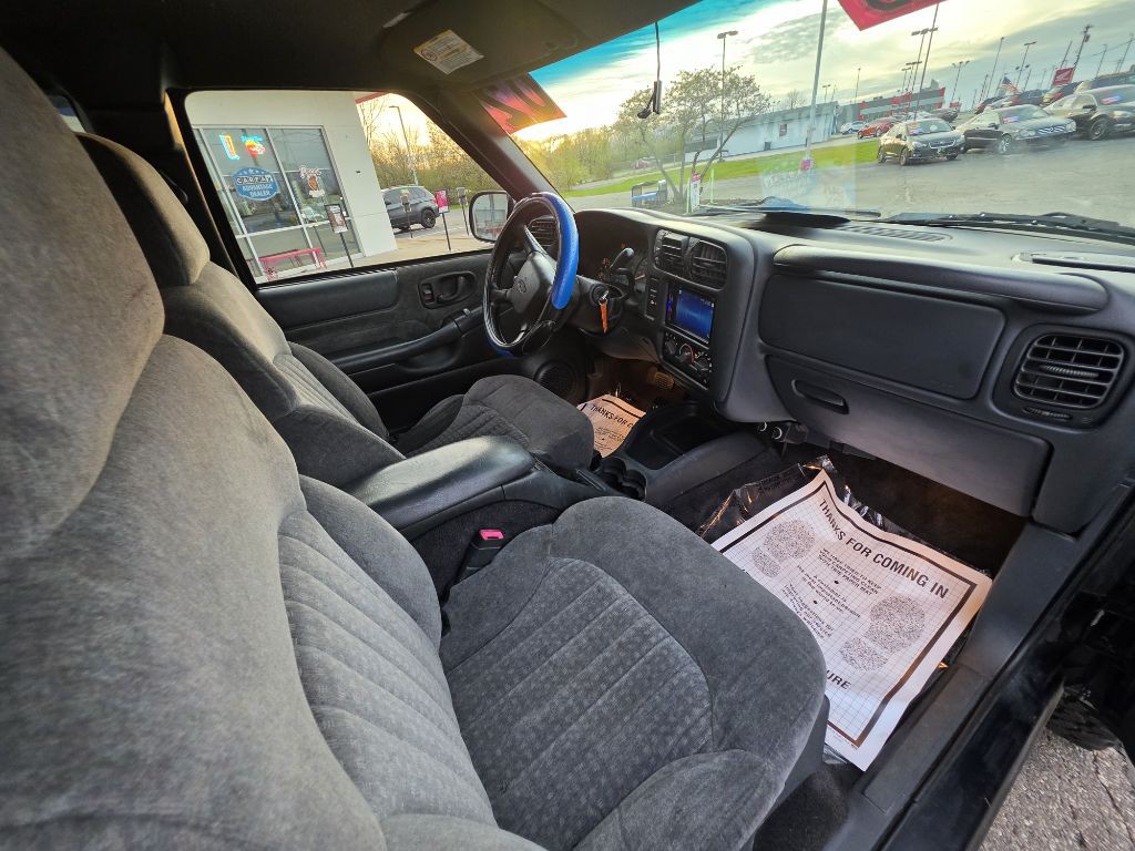 2002 Chevrolet S10 Image 20