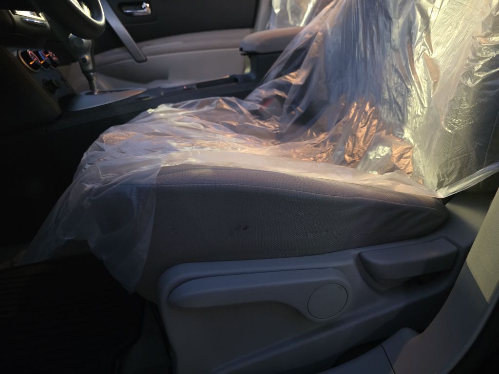 2015 Nissan Rogue Image 28