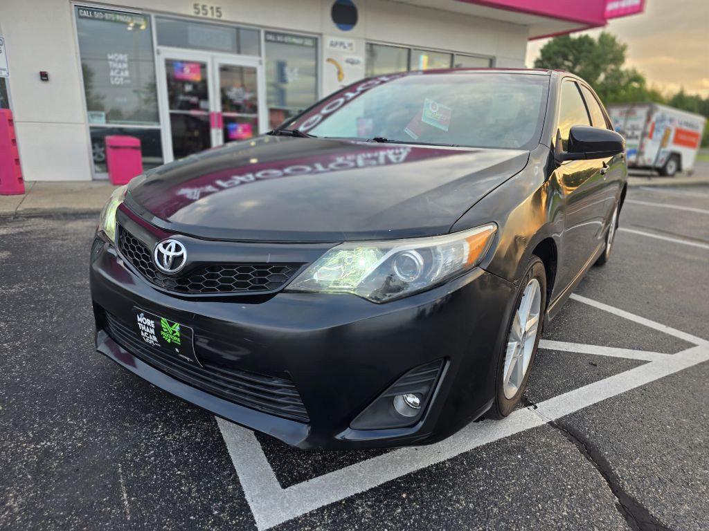 2012 Toyota Camry Image 2