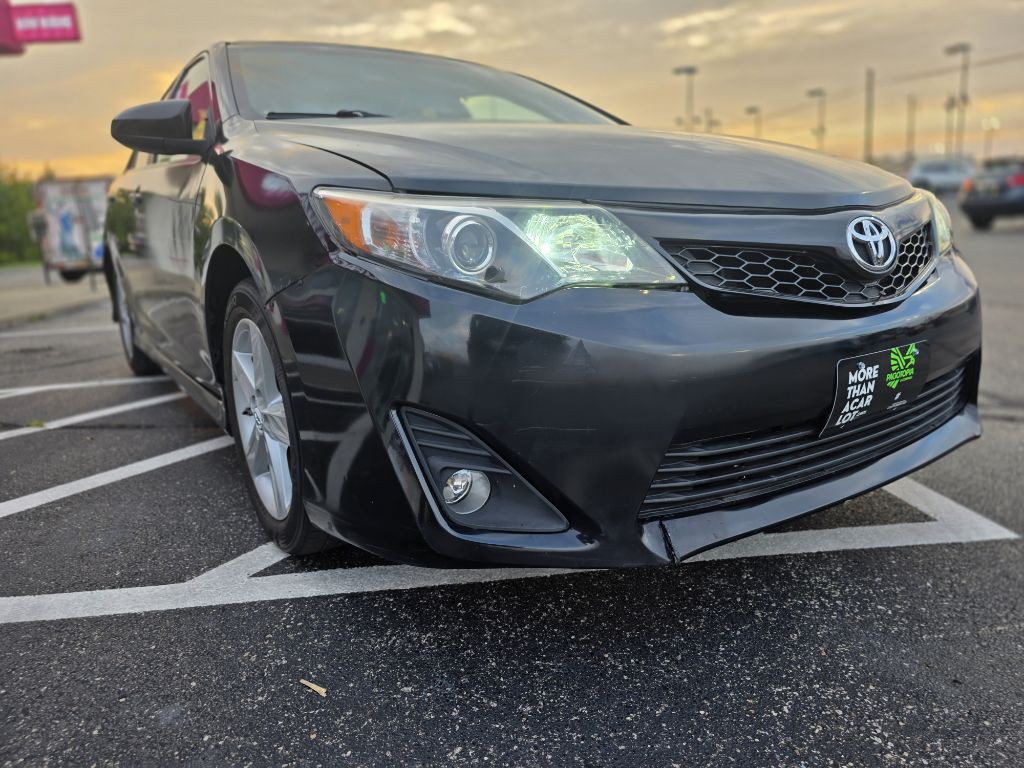 2012 Toyota Camry Image 4