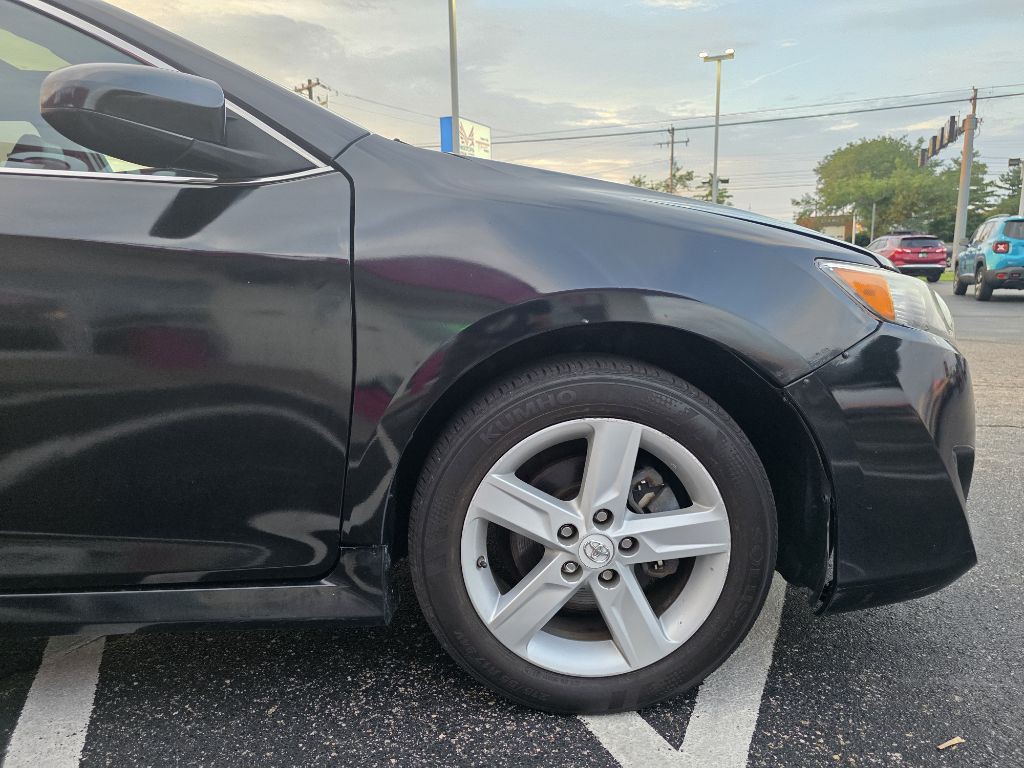 2012 Toyota Camry Image 15