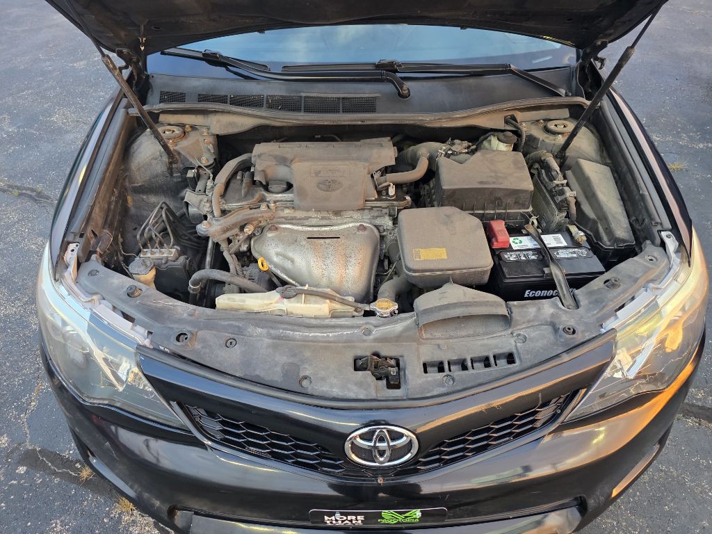 2012 Toyota Camry Image 21