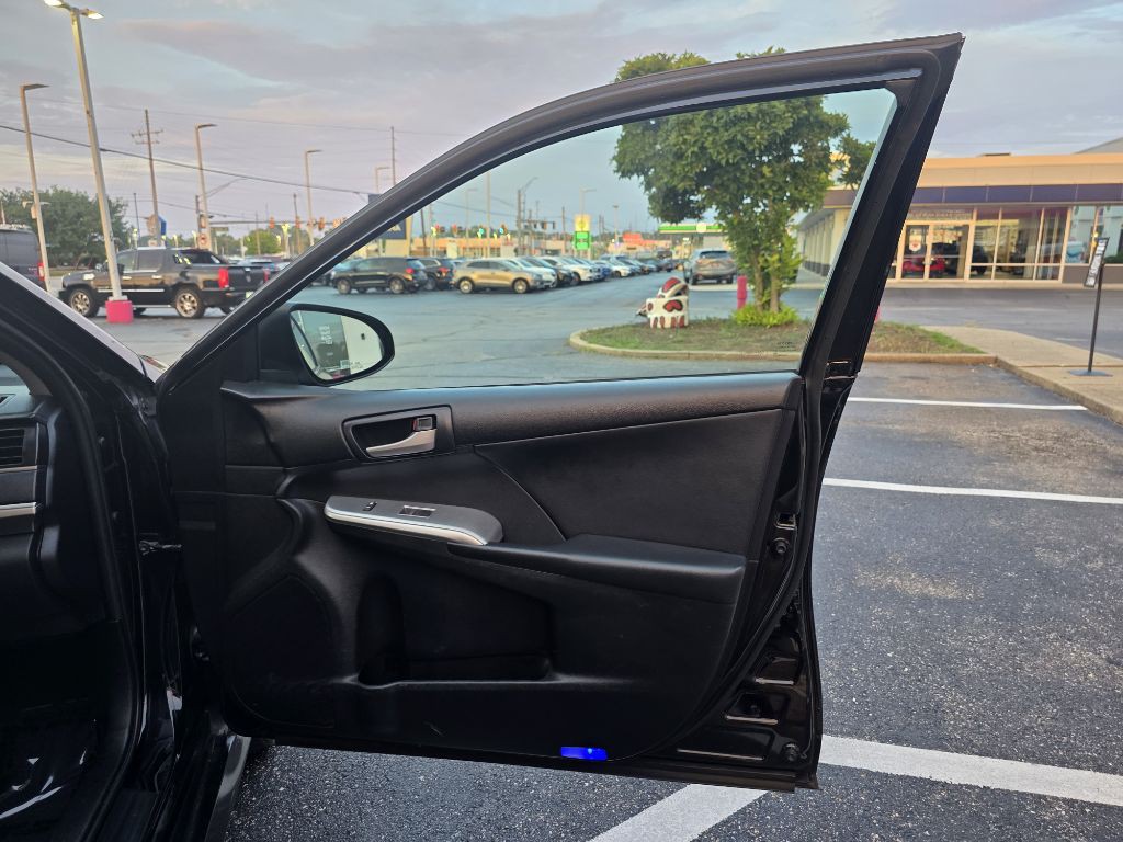 2012 Toyota Camry Image 24