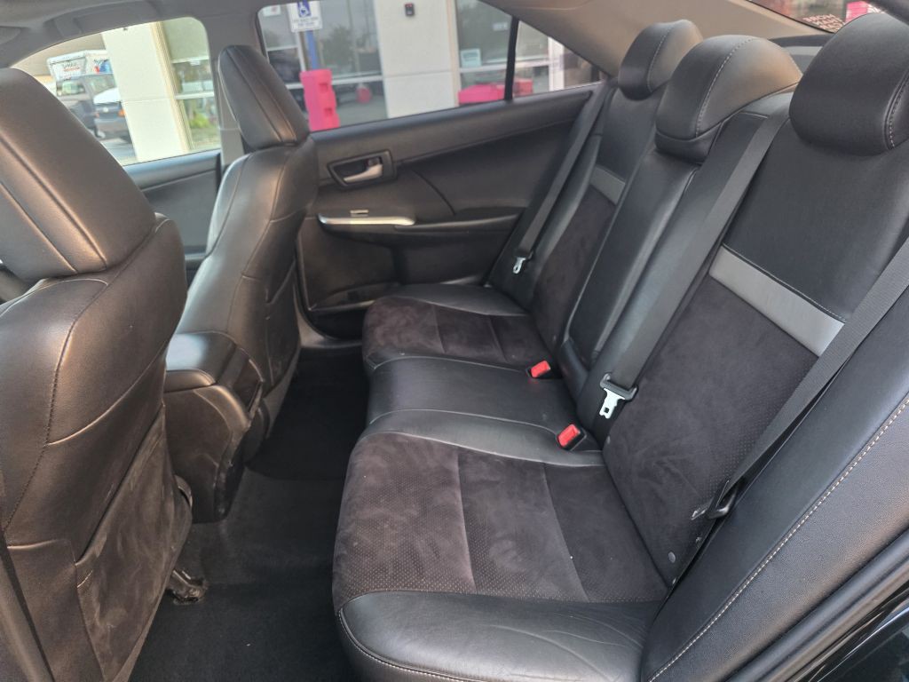 2012 Toyota Camry Image 32