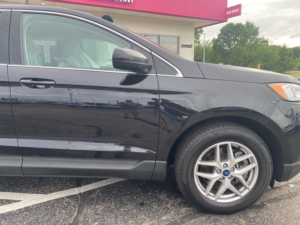 2021 Ford Edge Image 9