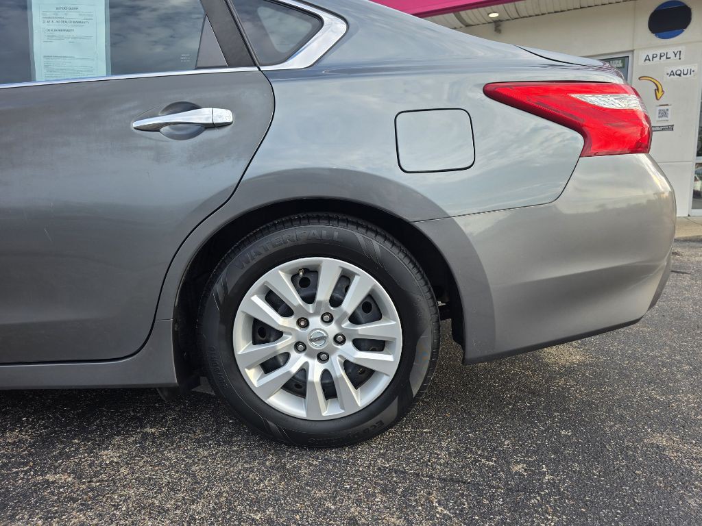 2017 Nissan Altima Image 37
