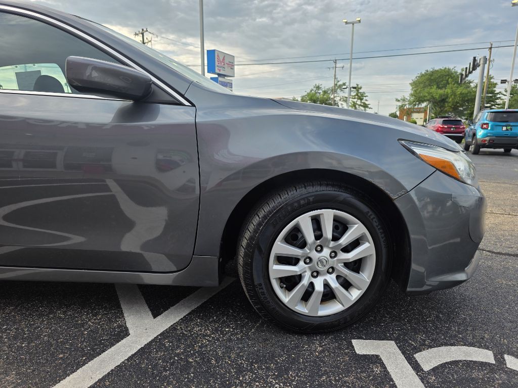 2017 Nissan Altima Image 5