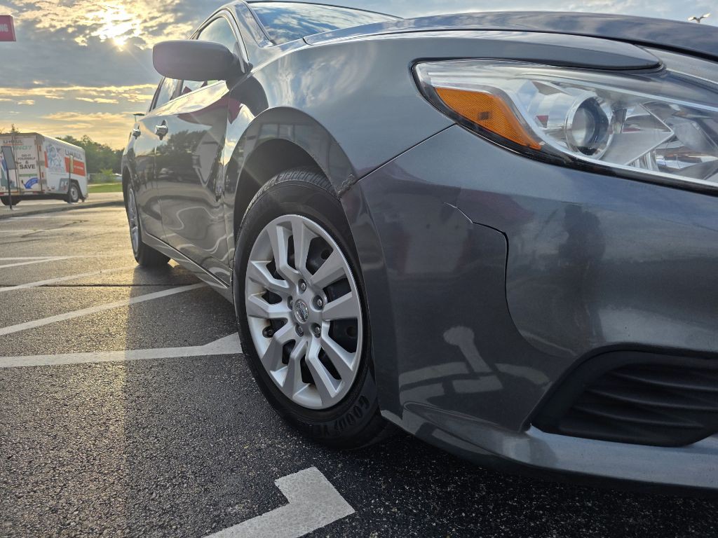 2017 Nissan Altima Image 6