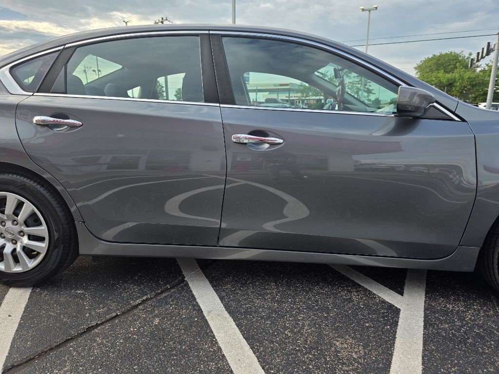 2017 Nissan Altima Image 8