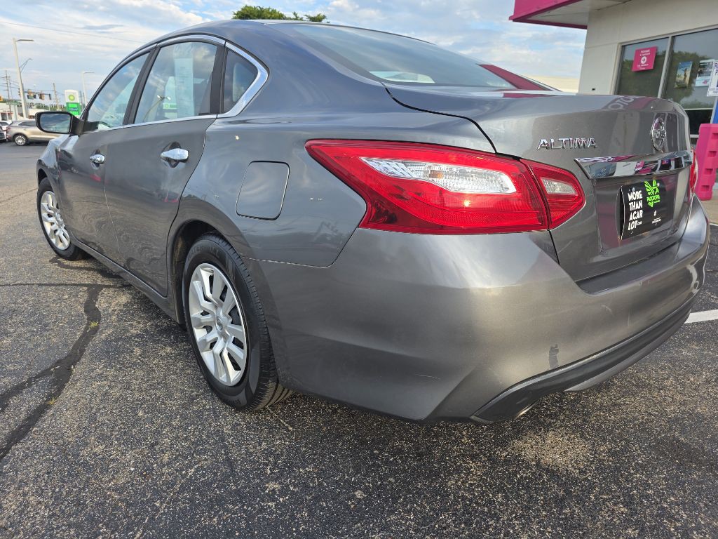 2017 Nissan Altima Image 11