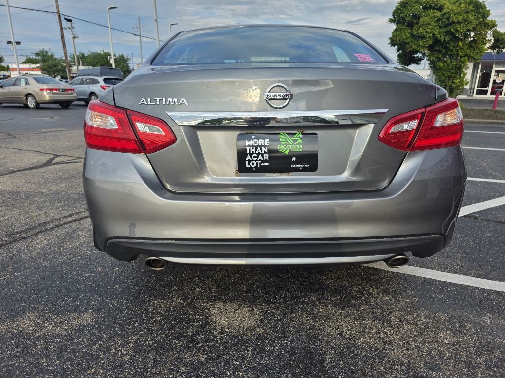 2017 Nissan Altima Image 17
