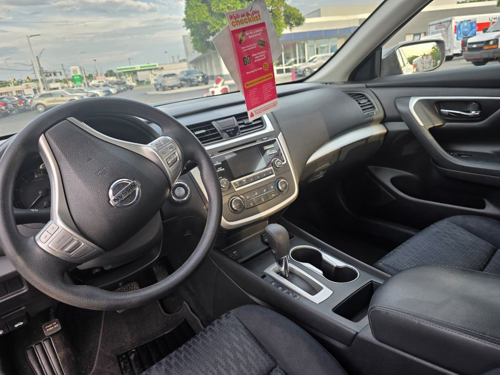 2017 Nissan Altima Image 25