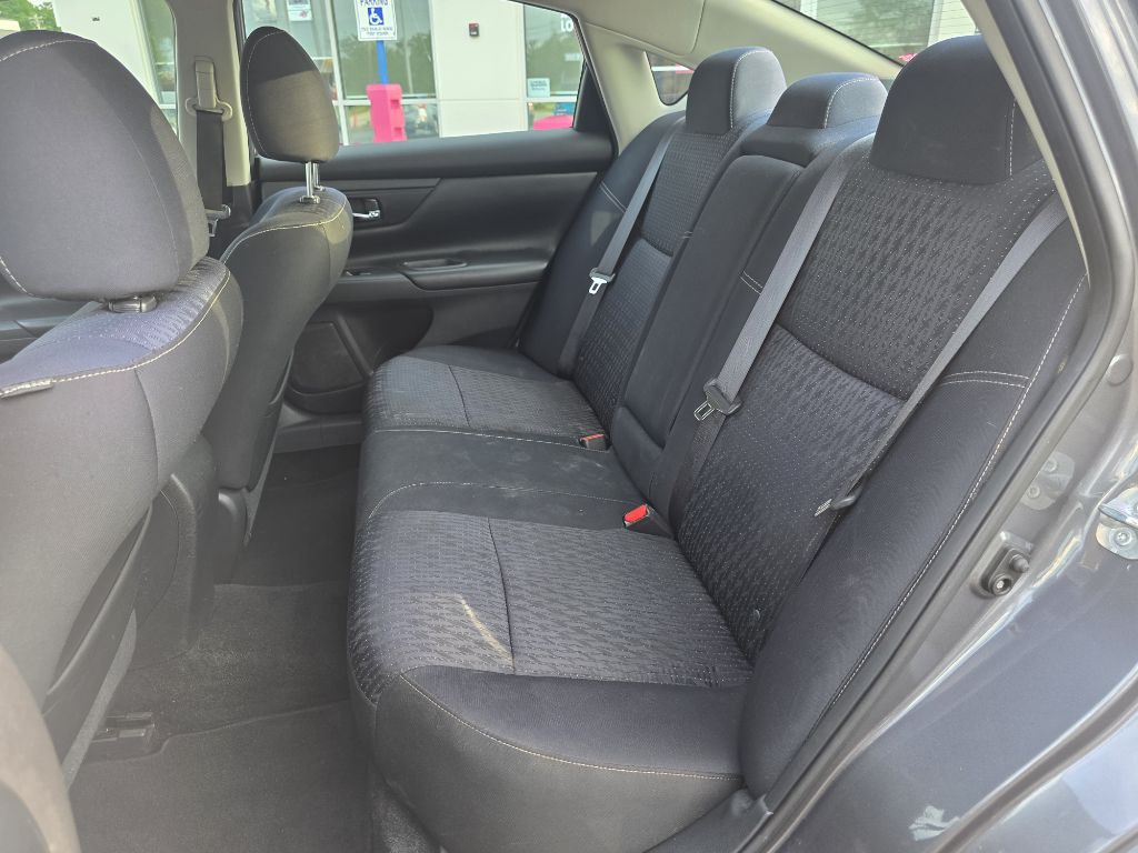 2017 Nissan Altima Image 27