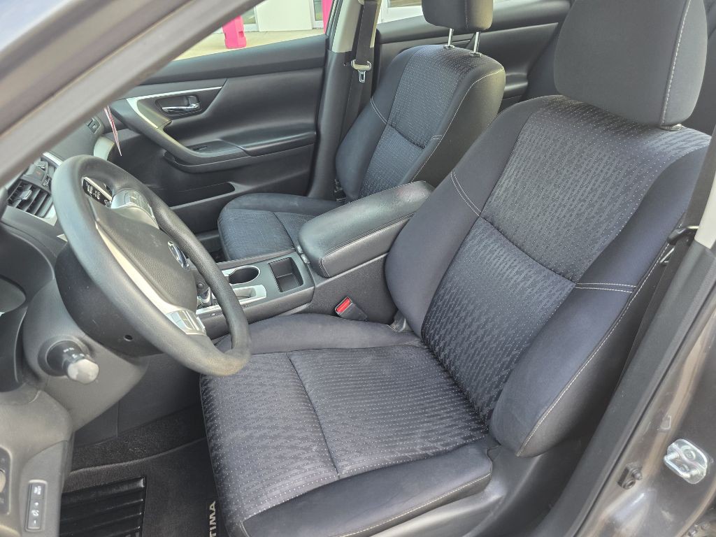 2017 Nissan Altima Image 30