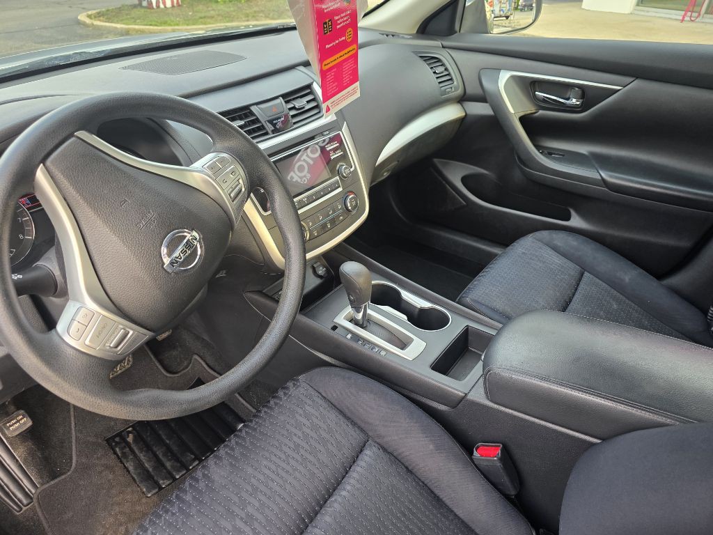 2017 Nissan Altima Image 31