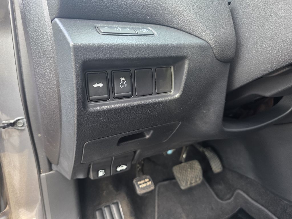 2017 Nissan Altima Image 32