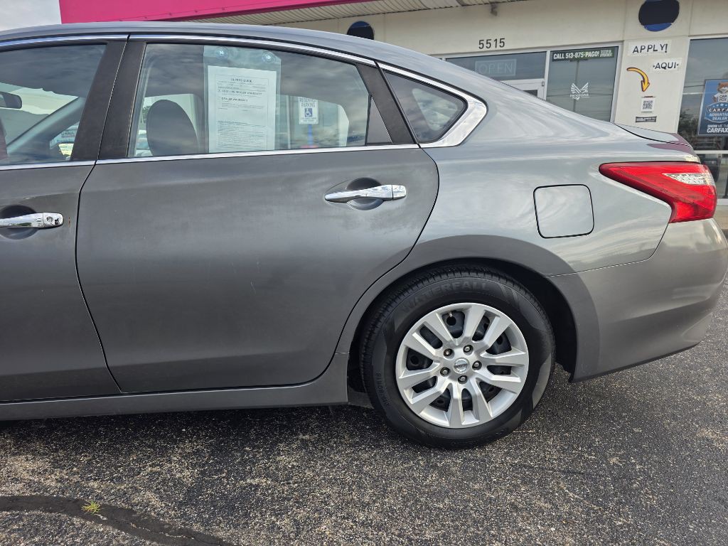 2017 Nissan Altima Image 38