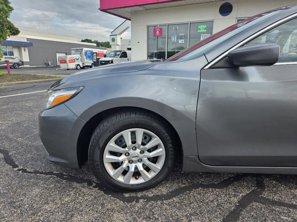 2017 Nissan Altima Image 39