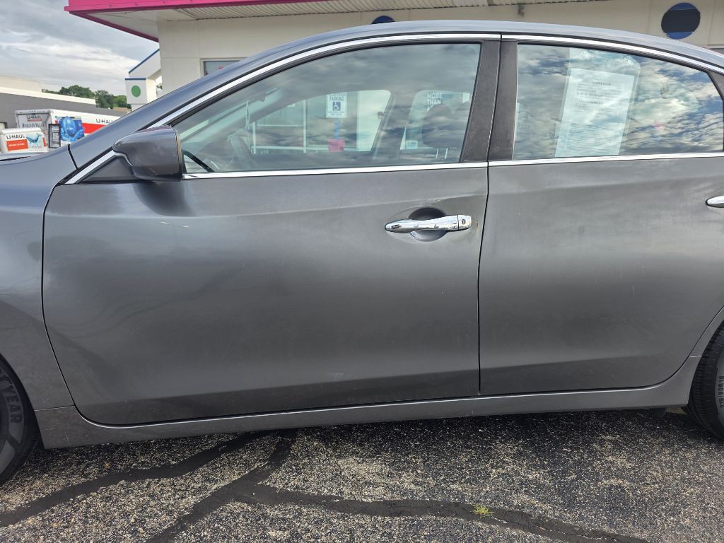 2017 Nissan Altima Image 40