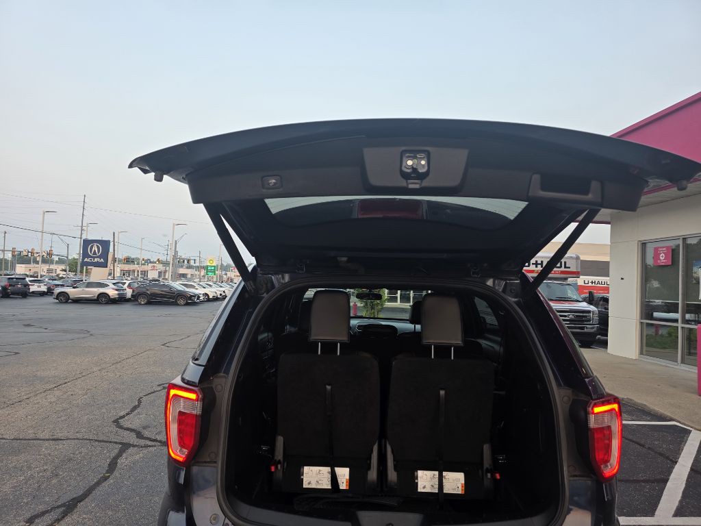 2017 Ford Explorer Image 25