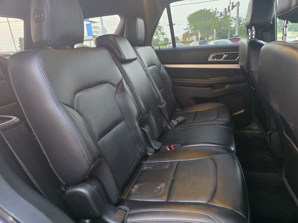 2017 Ford Explorer Image 27