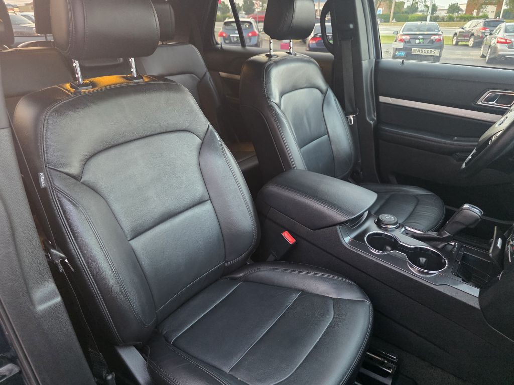 2017 Ford Explorer Image 38