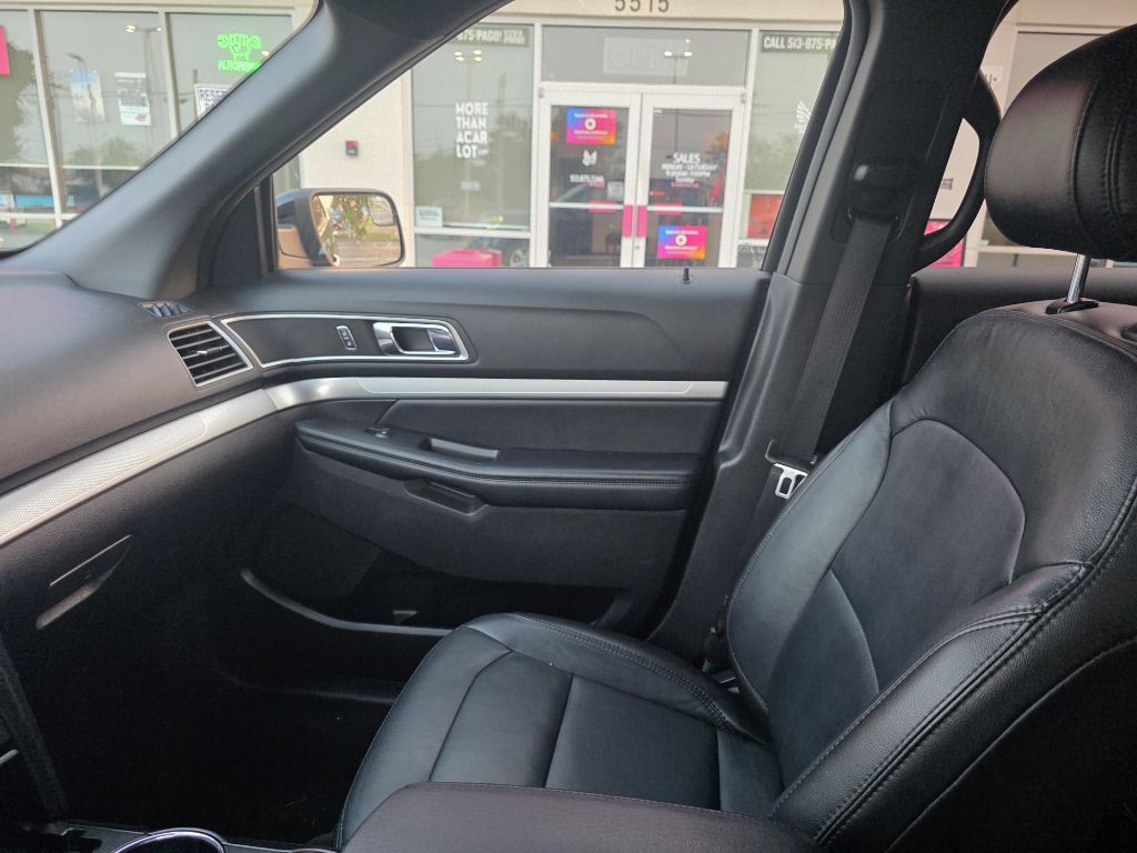 2017 Ford Explorer Image 39