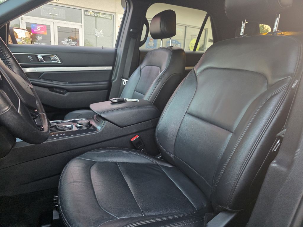 2017 Ford Explorer Image 40