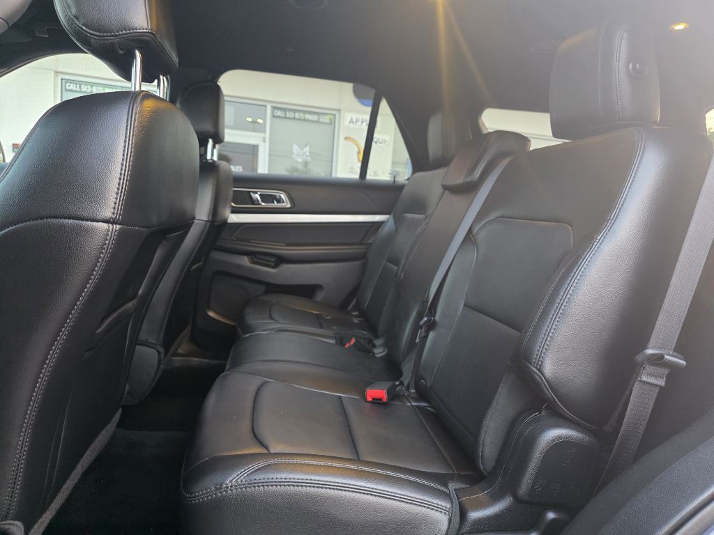 2017 Ford Explorer Image 43