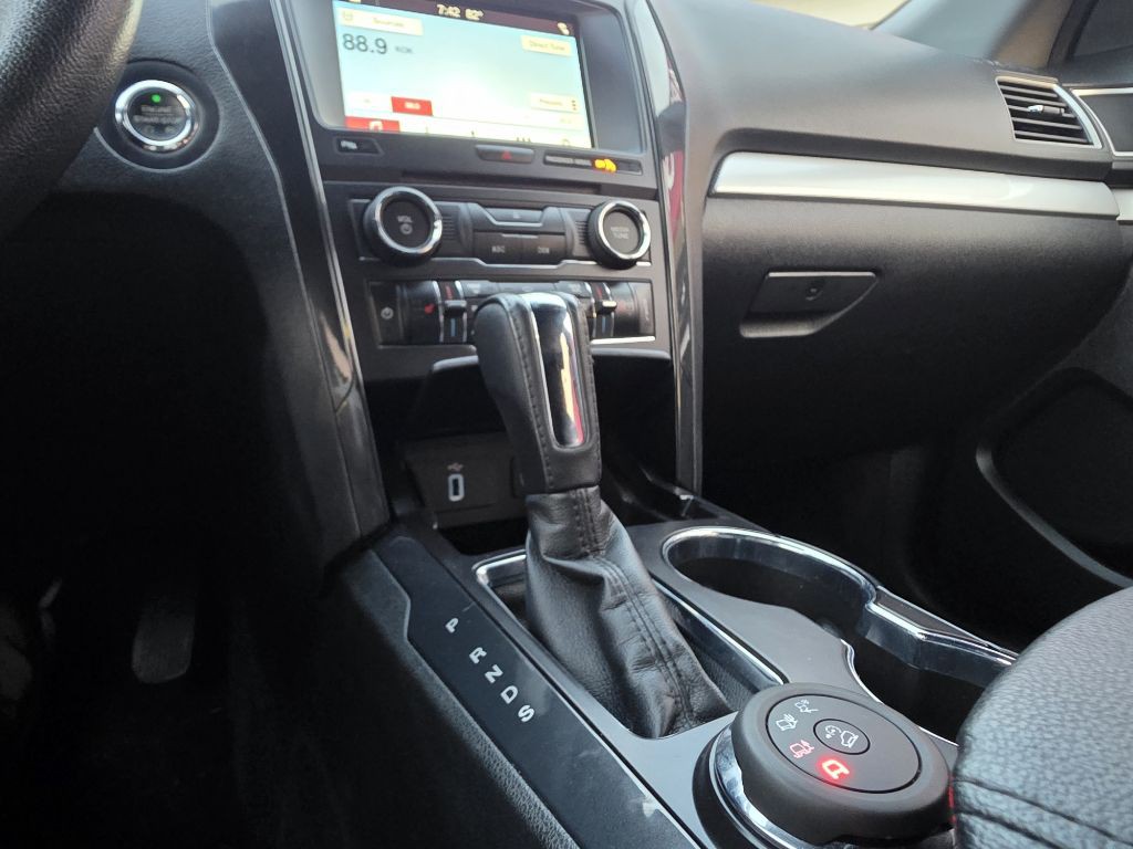 2017 Ford Explorer Image 45