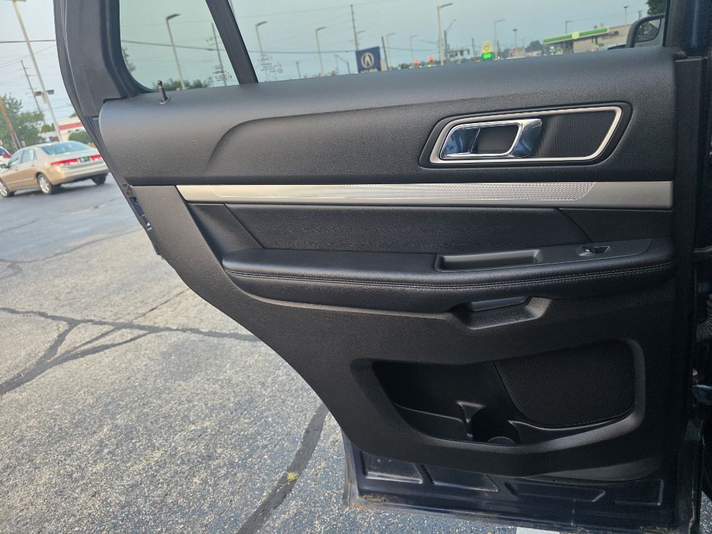 2017 Ford Explorer Image 46