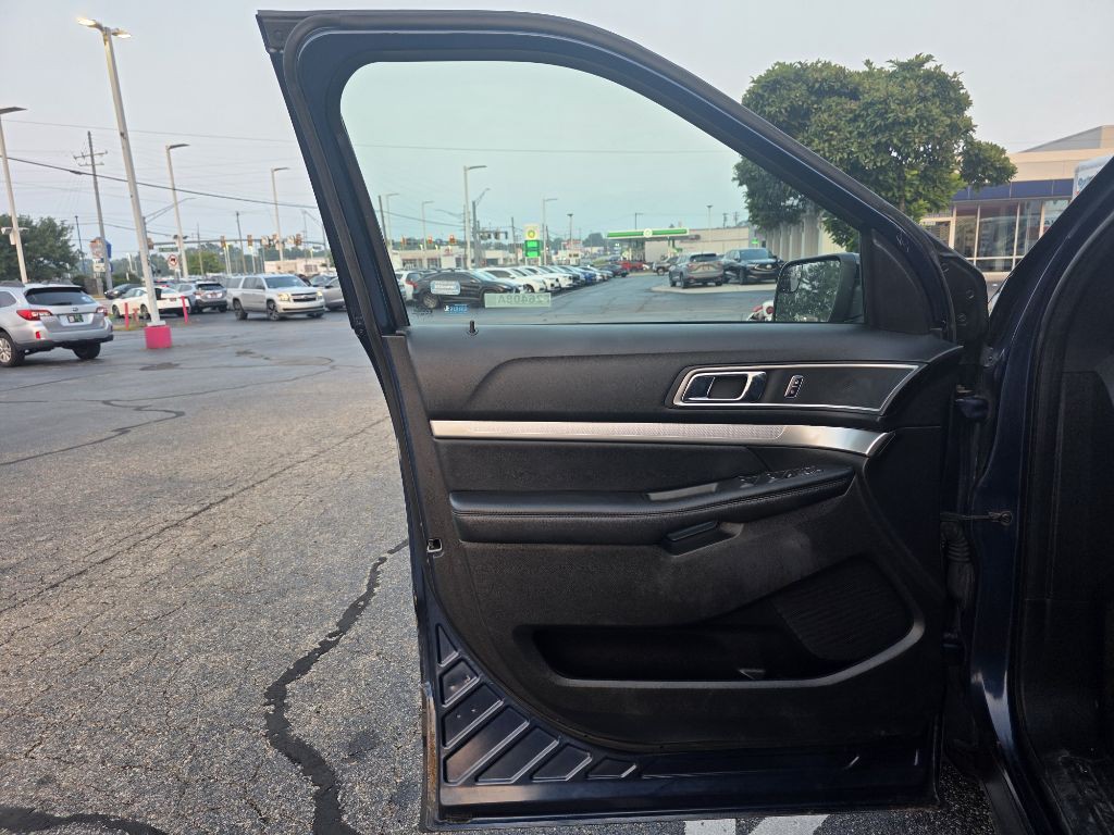 2017 Ford Explorer Image 48