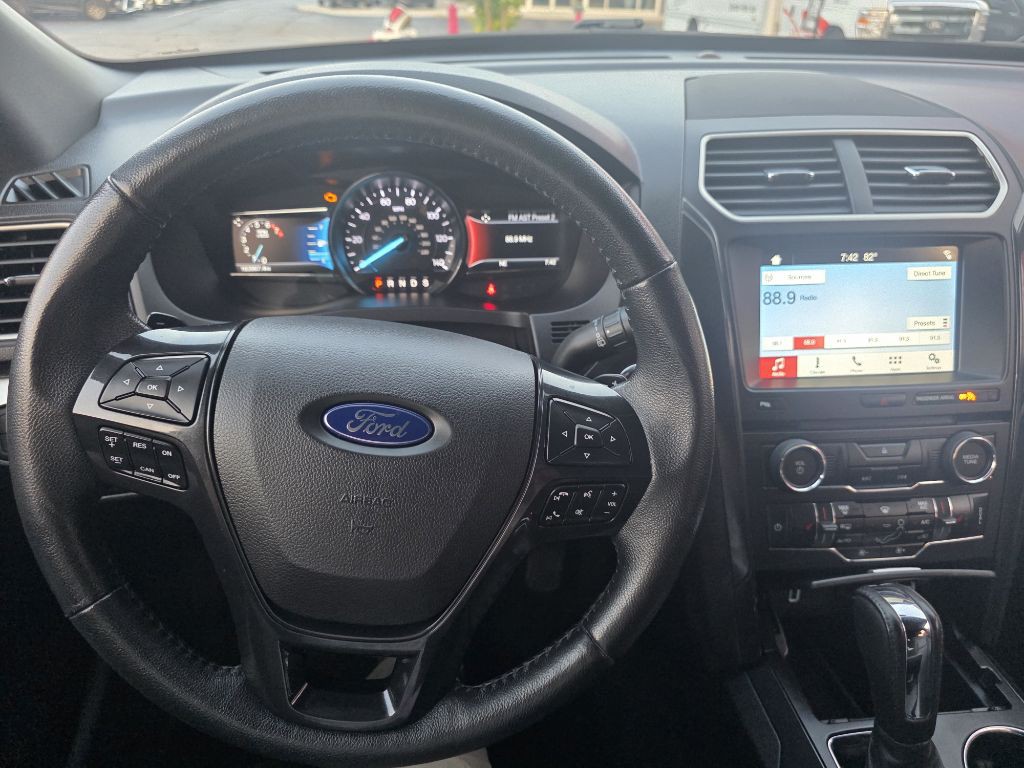 2017 Ford Explorer Image 49