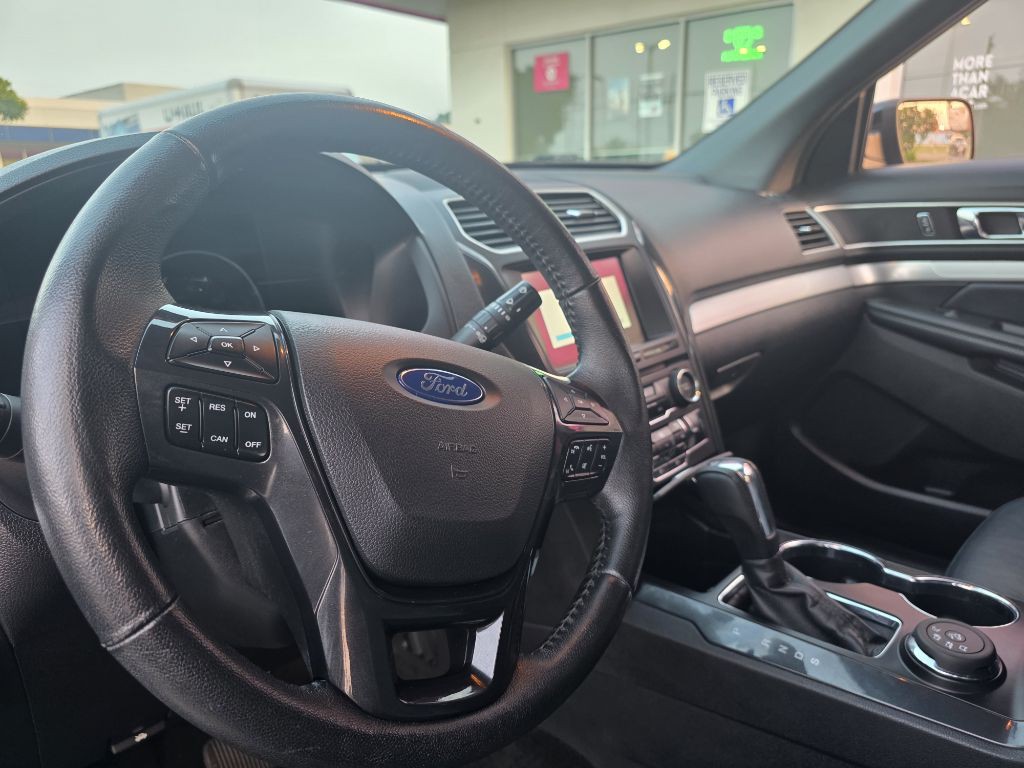 2017 Ford Explorer Image 52