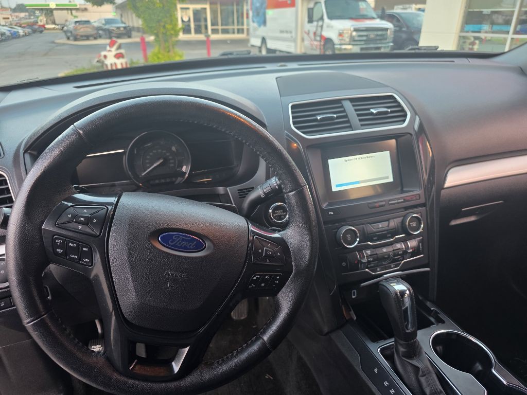 2017 Ford Explorer Image 53