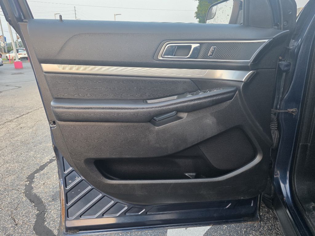 2017 Ford Explorer Image 56